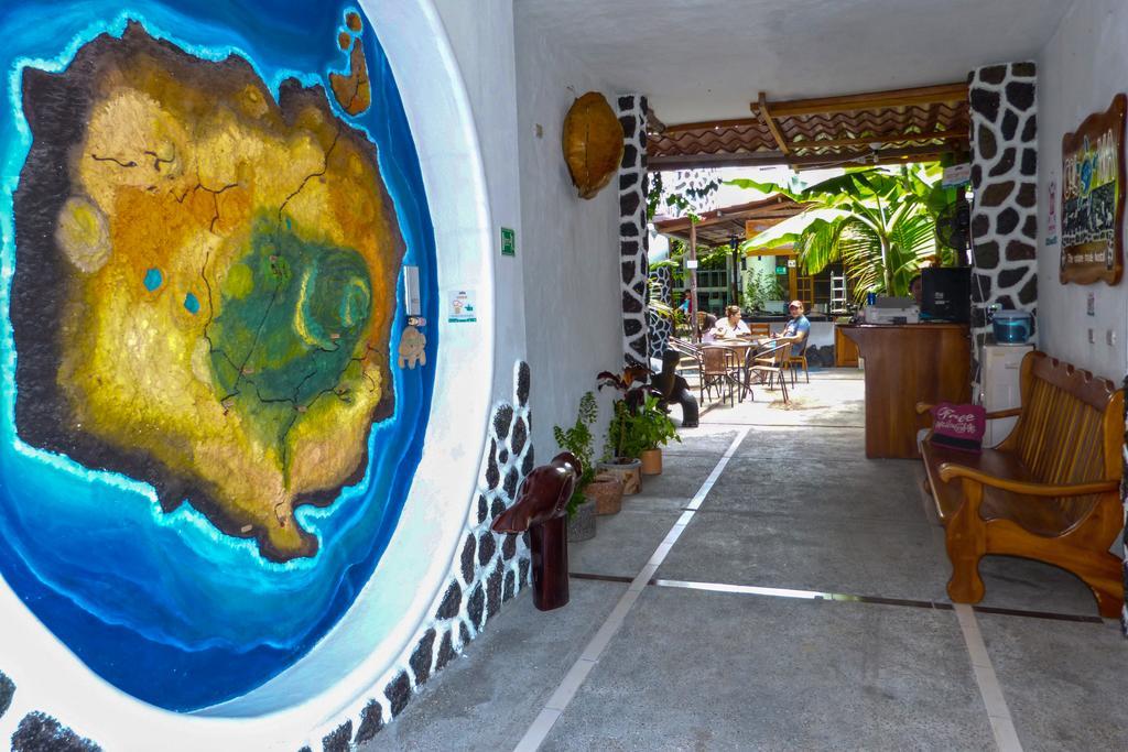Hotel Coloma Galapagos プエルトアヨラ エクステリア 写真