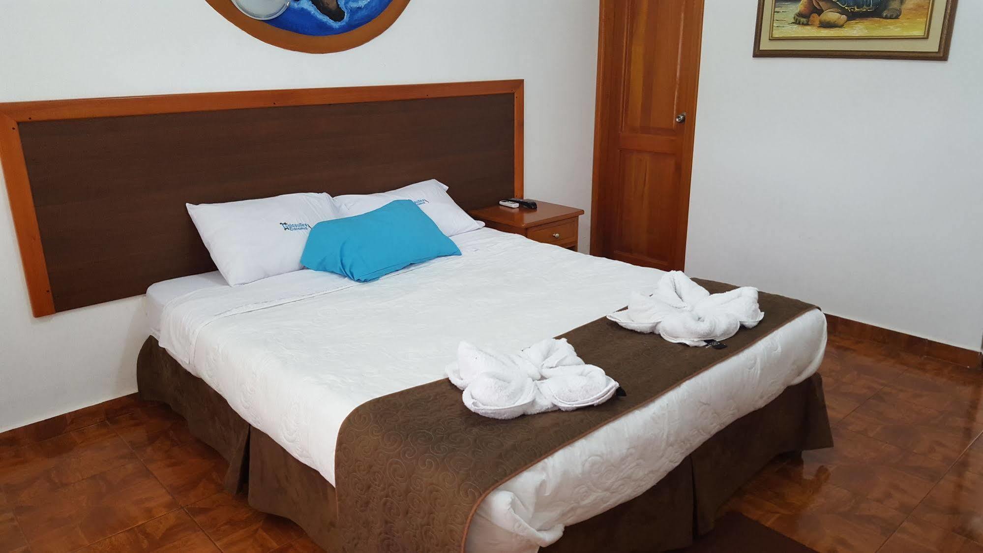 Hotel Coloma Galapagos プエルトアヨラ エクステリア 写真